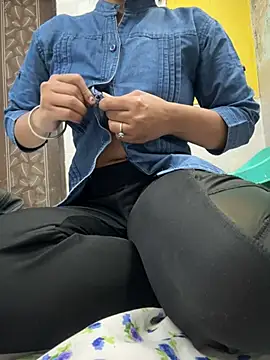 Snapshot of miss_aaashikaa chatting on 05.05.26 miss aaashikaa online show from 05.05.26