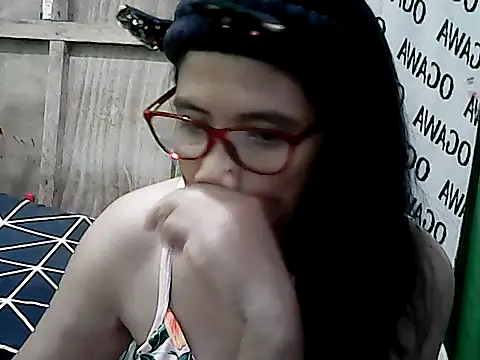 Snapshot of PinayZaira chatting on 04.17.26 PinayZaira online show from 04.17.26