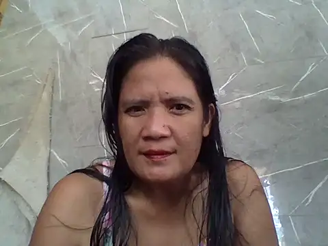 Snapshot of PinayZaira chatting on 06.14.26 PinayZaira online show from 06.14.26