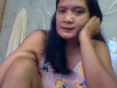 Snapshot of PinayZaira chatting on 07.05.26 PinayZaira online show from 07.05.26