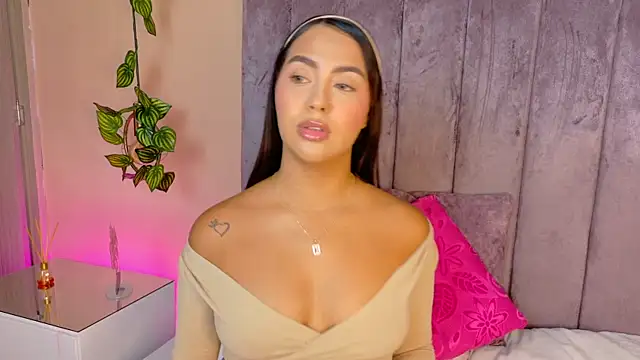 Snapshot of angelicaa_garcia chatting on 04.26.26 angelicaa garcia online show from 04.26.26