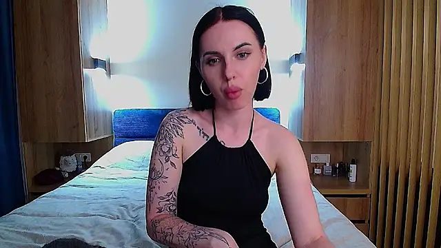 Snapshot of Sour_Berry_ chatting on 05.14.26 Sour Berry online show from 05.14.26