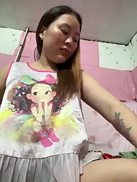 Snapshot of Lina-Naughty chatting on 04.19.26 Lina-Naughty online show from 04.19.26
