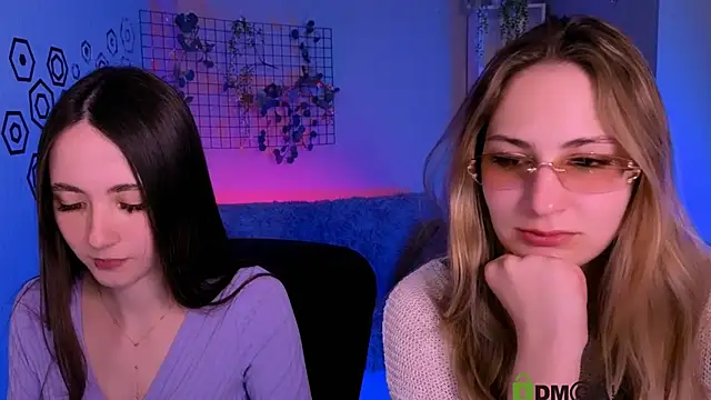 Snapshot of so_hot_rosalie chatting on 04.28.26 so hot rosalie online show from 04.28.26