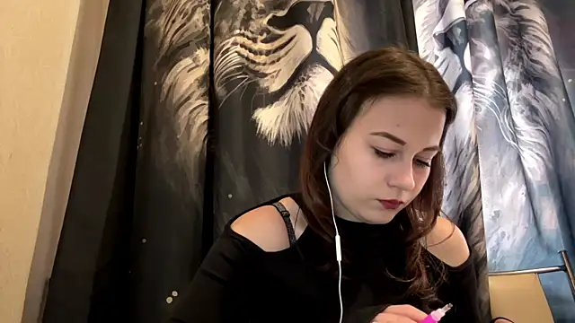 TinaBloom online show from 04.02.26