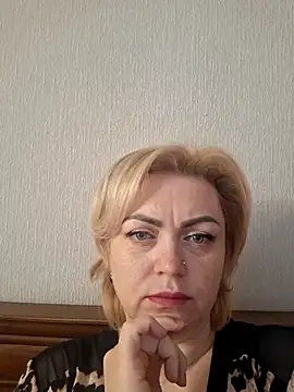 SylvieGold453 online show from 04.15.26