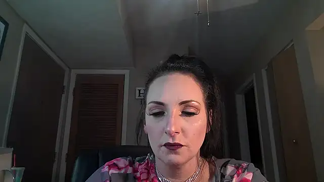 Snapshot of taylorsunshine chatting on 04.01.26 taylorsunshine online show from 04.01.26