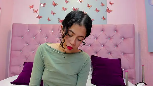 Snapshot of Kaira_luxury chatting on 06.08.26 Kaira luxury online show from 06.08.26