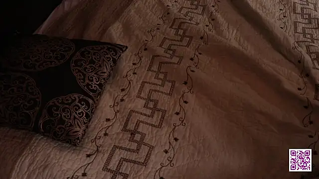 Snapshot of MellowEva chatting on 04.15.26 MellowEva online show from 04.15.26