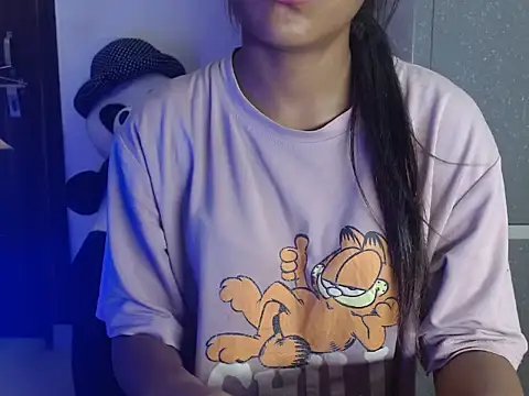 Nora81 online show from 04.18.26