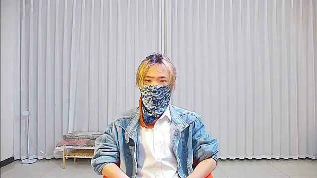 Snapshot of wumei-001 chatting on 04.01.26 wumei-001 online show from 04.01.26