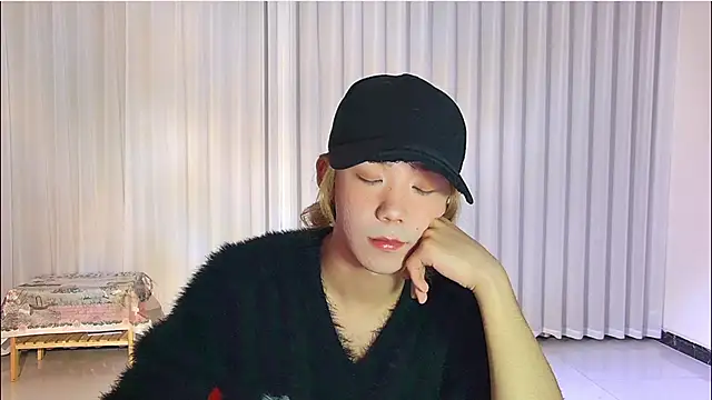 Snapshot of wumei-001 chatting on 04.05.26 wumei-001 online show from 04.05.26