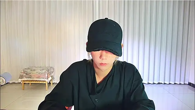 Snapshot of wumei-001 chatting on 04.09.26 wumei-001 online show from 04.09.26