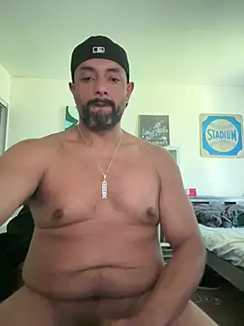 Snapshot of loudoggg chatting on 05.19.26 loudoggg online show from 05.19.26