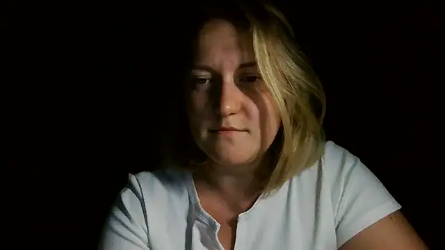 Snapshot of TinaKittyX chatting on 06.27.26 TinaKittyX online show from 06.27.26