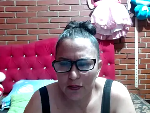 Snapshot of kristalmarelyn chatting on 05.30.26 kristalmarelyn online show from 05.30.26