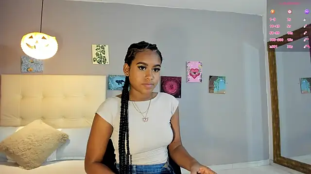 Melaniaa Roussee online show from 05.11.26