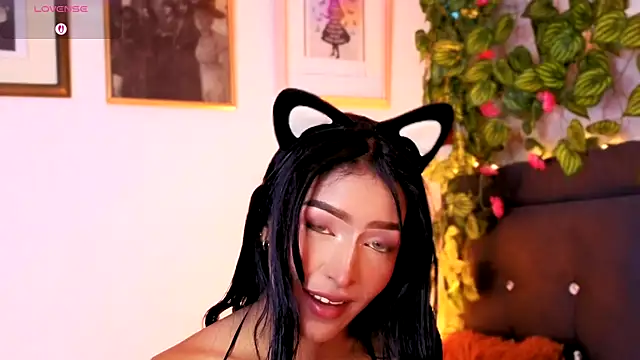 Snapshot of Alisse_Storm chatting on 05.18.26 Alisse Storm online show from 05.18.26