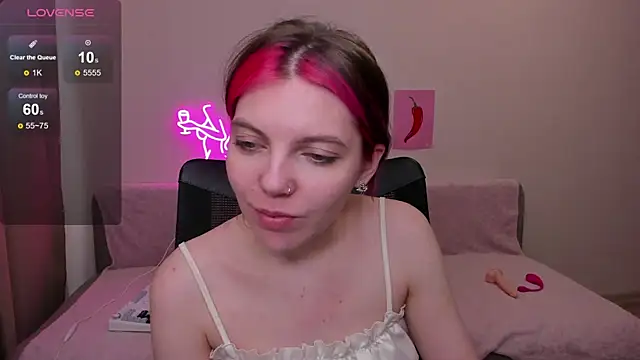 Snapshot of Marie_Reyess chatting on 05.10.26 Marie Reyess online show from 05.10.26