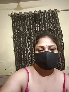 Snapshot of SluttySonam chatting on 04.17.26 SluttySonam online show from 04.17.26