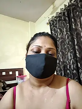 Snapshot of SluttySonam chatting on 04.27.26 SluttySonam online show from 04.27.26