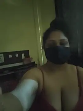Snapshot of SluttySonam chatting on 05.15.26 SluttySonam online show from 05.15.26