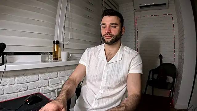 Snapshot of DaddySlava chatting on 04.14.26 DaddySlava online show from 04.14.26