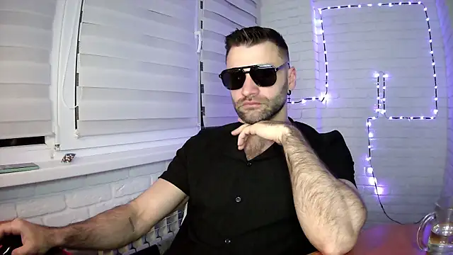 Snapshot of DaddySlava chatting on 04.25.26 DaddySlava online show from 04.25.26