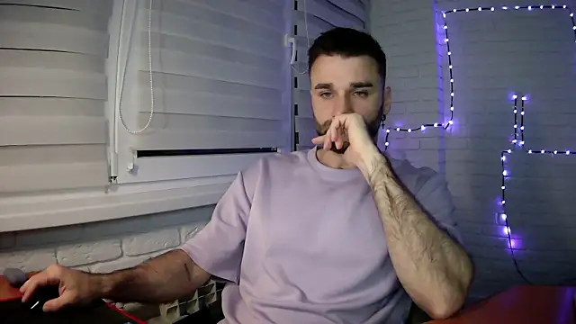 Snapshot of DaddySlava chatting on 04.28.26 DaddySlava online show from 04.28.26