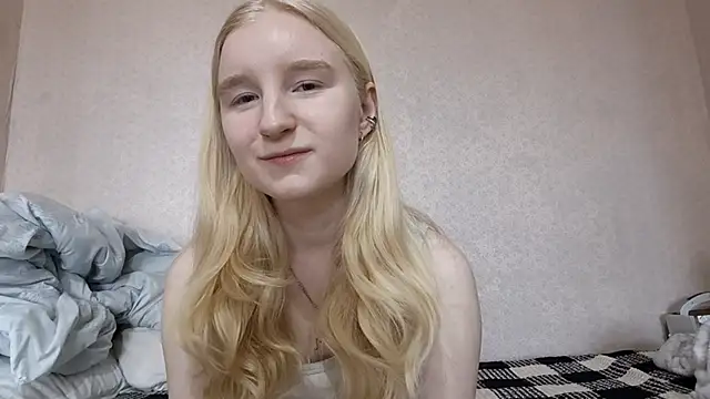 Snapshot of ForwentSeat chatting on 04.04.26 ForwentSeat online show from 04.04.26