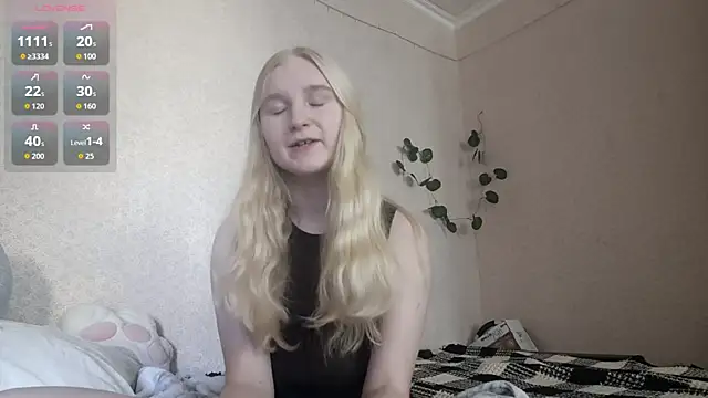 Snapshot of ForwentSeat chatting on 04.28.26 ForwentSeat online show from 04.28.26