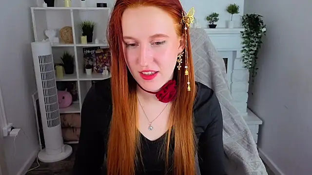 Snapshot of EvaBellea chatting on 04.18.26 EvaBellea online show from 04.18.26