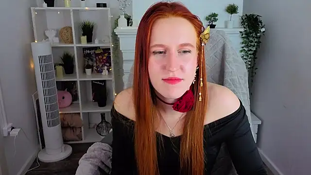 Snapshot of EvaBellea chatting on 04.18.26 EvaBellea online show from 04.18.26