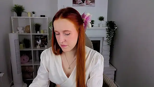 Snapshot of EvaBellea chatting on 04.21.26 EvaBellea online show from 04.21.26