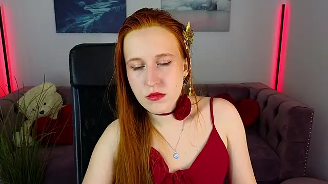 Snapshot of EvaBellea chatting on 04.29.26 EvaBellea online show from 04.29.26