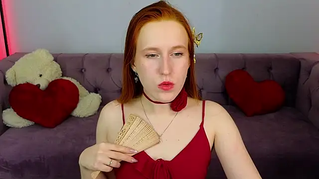 Snapshot of EvaBellea chatting on 04.29.26 EvaBellea online show from 04.29.26