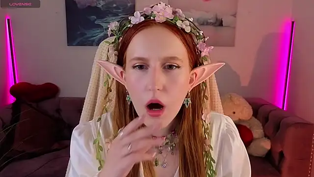 Snapshot of EvaBellea chatting on 05.23.26 EvaBellea online show from 05.23.26