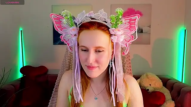 Snapshot of EvaBellea chatting on 05.24.26 EvaBellea online show from 05.24.26