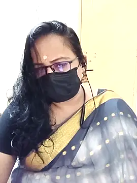 Snapshot of monisha_cam chatting on 04.13.26 monisha cam online show from 04.13.26