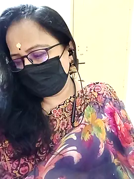 Snapshot of monisha_cam chatting on 04.17.26 monisha cam online show from 04.17.26