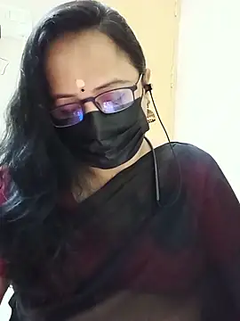 Snapshot of monisha_cam chatting on 05.13.26 monisha cam online show from 05.13.26
