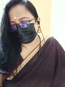 Snapshot of monisha_cam chatting on 05.14.26 monisha cam online show from 05.14.26