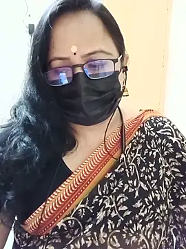 Snapshot of monisha_cam chatting on 05.15.26 monisha cam online show from 05.15.26