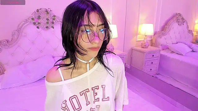 EstherValliere online show from 04.11.26