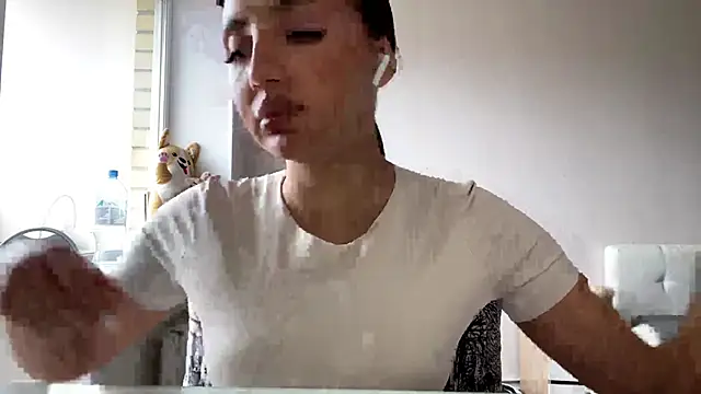 Snapshot of AlvinaMair chatting on 04.24.26 AlvinaMair online show from 04.24.26