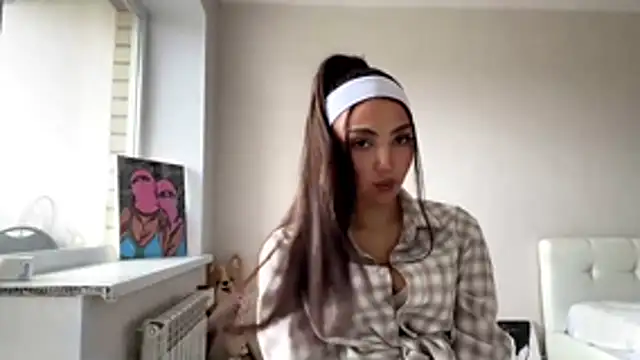 Snapshot of AlvinaMair chatting on 04.27.26 AlvinaMair online show from 04.27.26