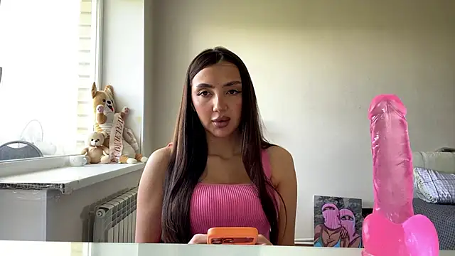 Snapshot of AlvinaMair chatting on 05.19.26 AlvinaMair online show from 05.19.26