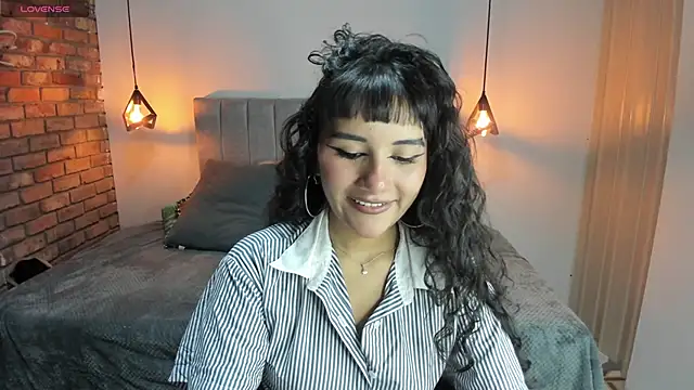 Snapshot of Hanna_Clark__ chatting on 05.25.26 Hanna Clark online show from 05.25.26