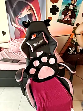 Snapshot of zaraywhitmore chatting on 04.09.26 zaraywhitmore online show from 04.09.26