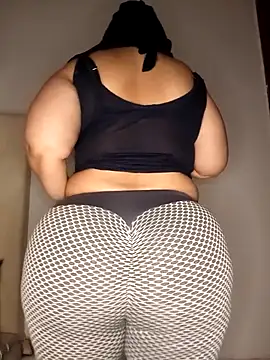Snapshot of Sexy_yassimna chatting on 04.14.26 Sexy yassimna online show from 04.14.26
